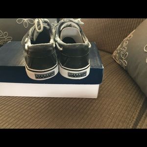 Sperry canvas sneakers size 9